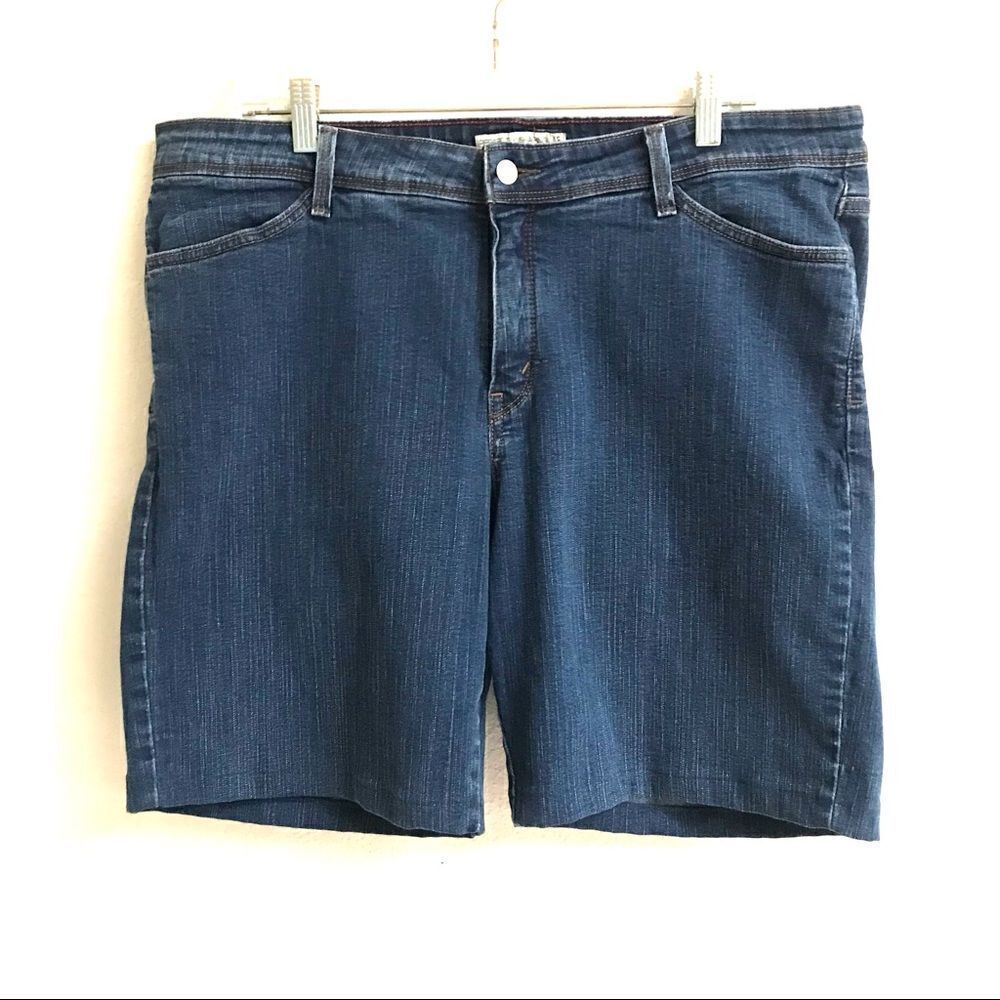 Levi’s Perfectly Shaping 512 jeans shorts 20W